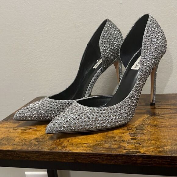 Steve Madden silver sparkles and shimmery rhinestones pointed toe stilettos. Siz - Picture 2 of 12